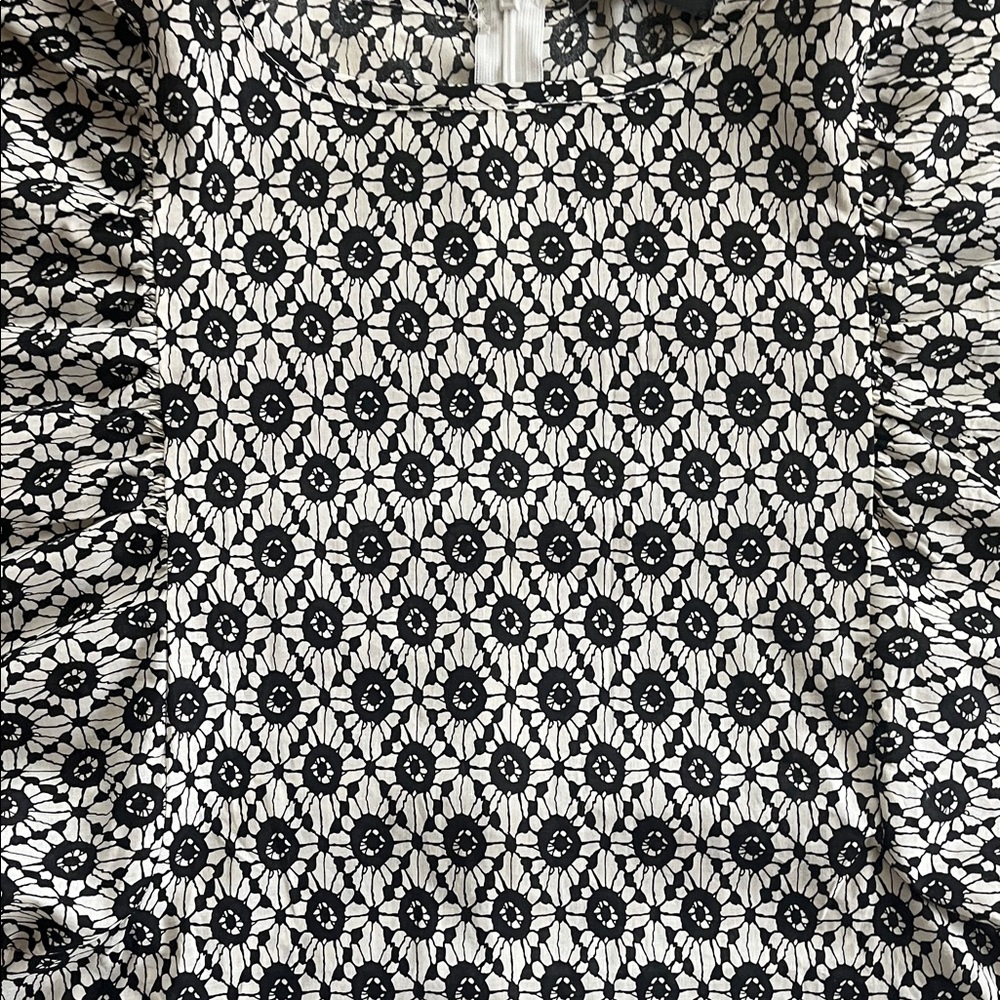 Beulah Top Size ONE Black White Long Puff Sleeve Lace-Like Pattern - Picture 5 of 13